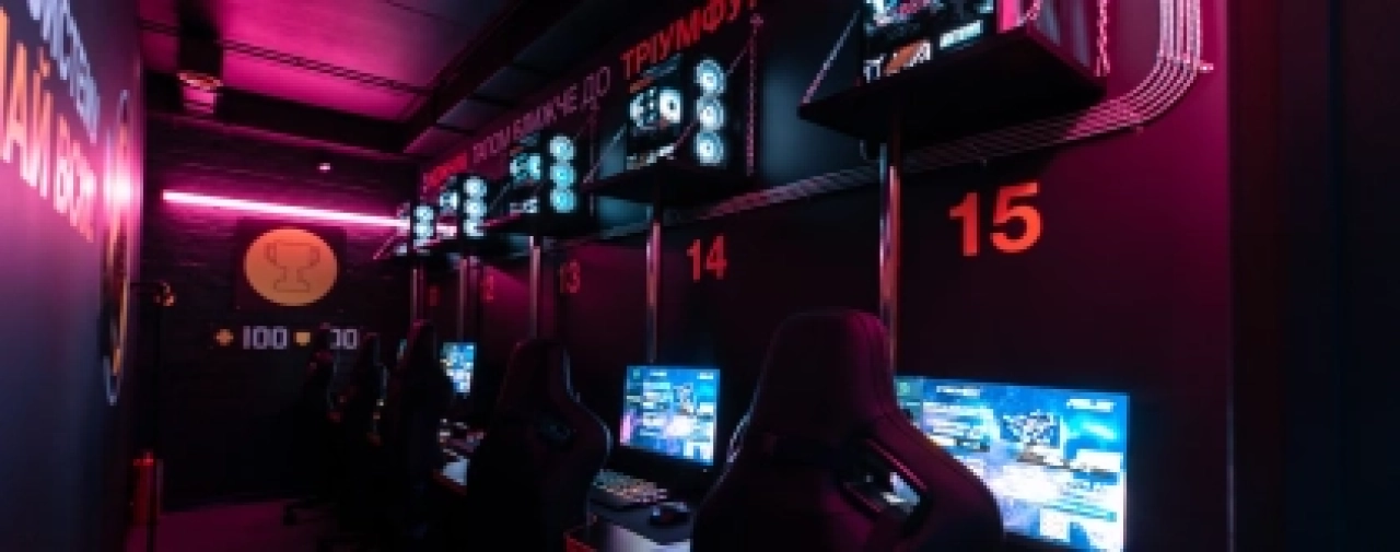 Komputerowy klub „pod klucz” od Artline: sprzęt, montaż i wsparcie