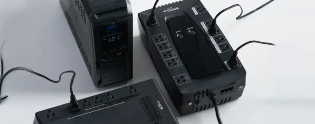 Jak wybrać zasilacz awaryjny do komputera: kompletny przewodnik po zabezpieczeniu Twojego sprzętu