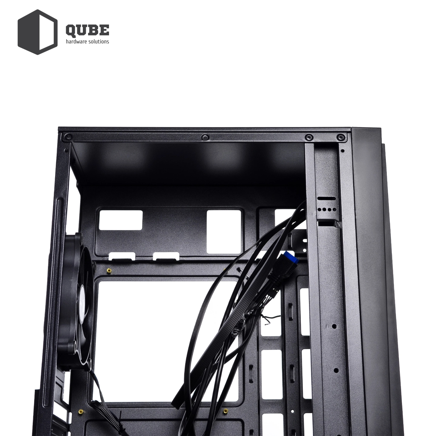 Obudowa QUBE QBC01 (QBC01_MBNU3) cena - zdjęcie 1