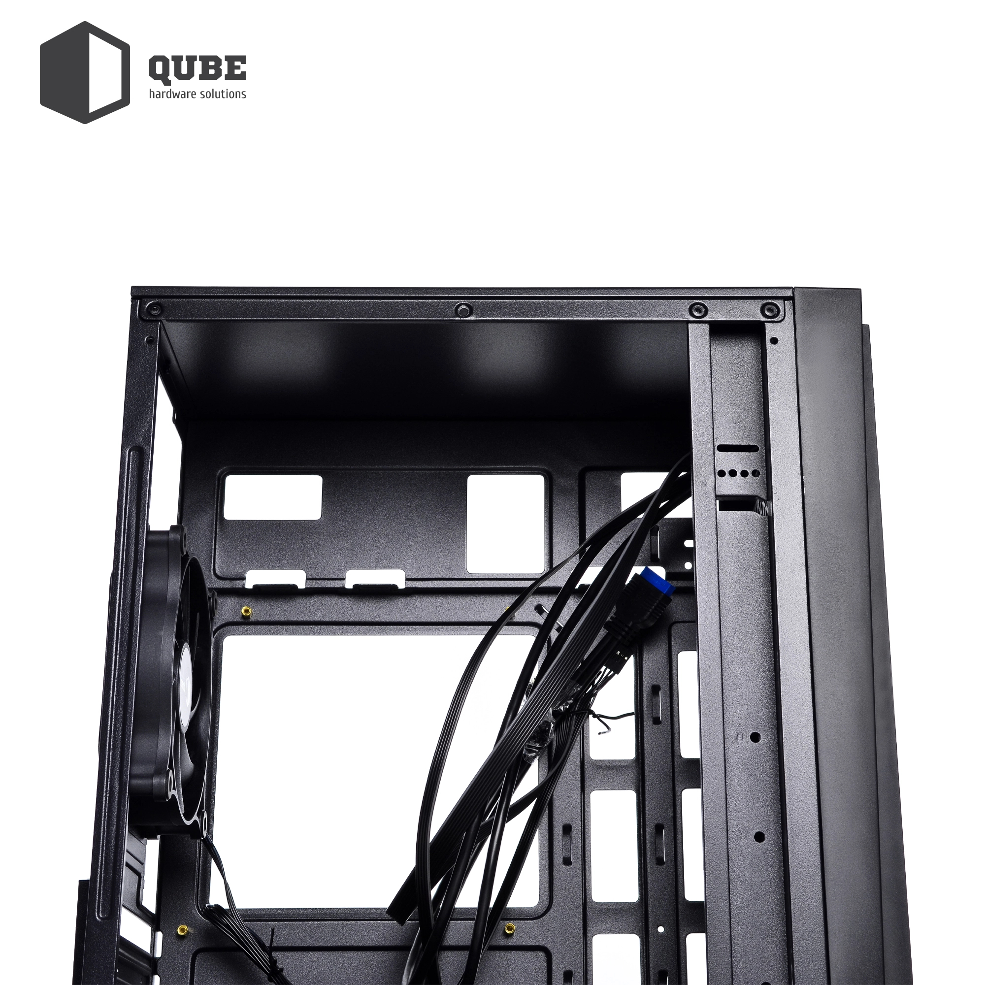 Obudowa QUBE QBC01 (QBC01_MBNU3) cena - zdjęcie 1